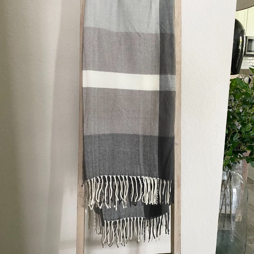 Grey & White Plaid Throw Blanket